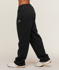 Training Fleece Straight Leg Short Pant